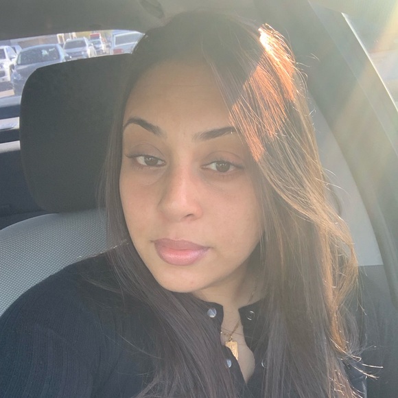 Meet your Posher, Halina - Picture 1 of 1